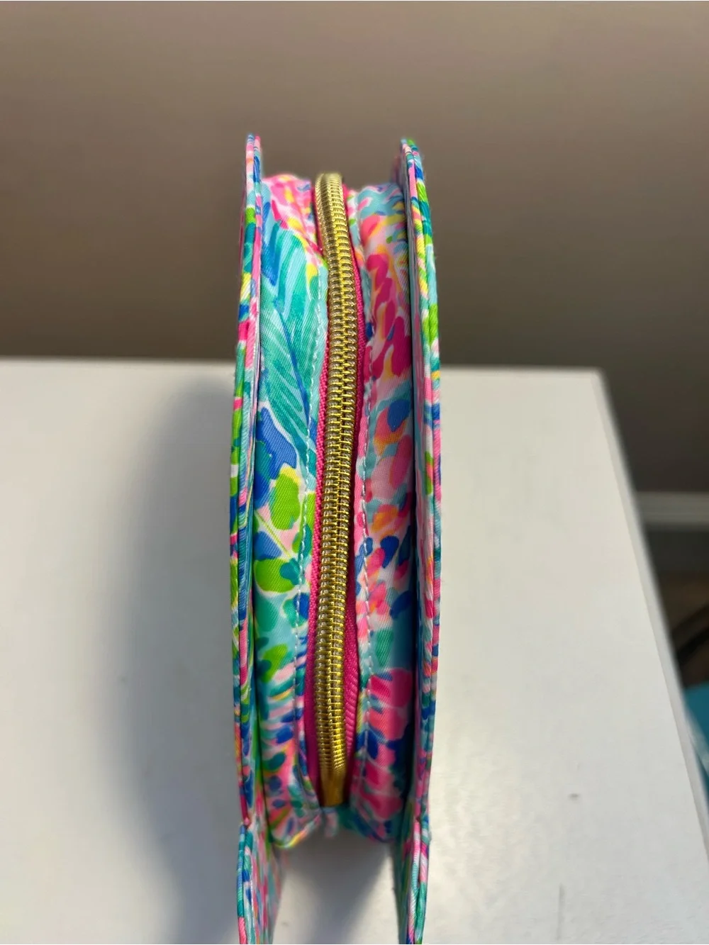 Lilly Pulitzer Shell Cosmetic Pouch with slots for brushes - Multicolor coastal